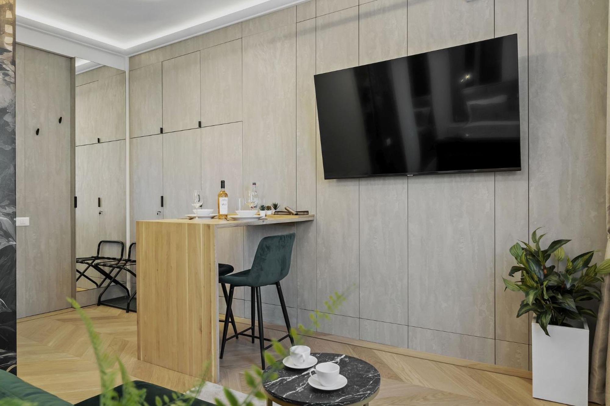 Studio Jungle Breath - City Centre Bucarest Exterior foto